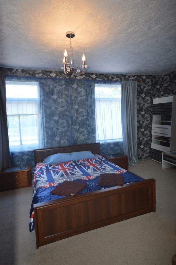 Martin Guest House เวนต์สปิลส์ ภายนอก รูปภาพ
